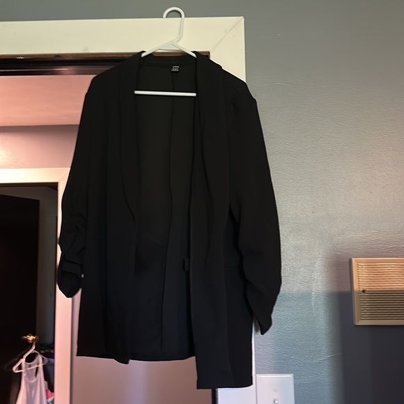 Never worn black blazer - Picture 2 of 4